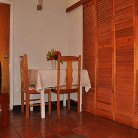Carib Blue Apartments Oistins Esterno foto