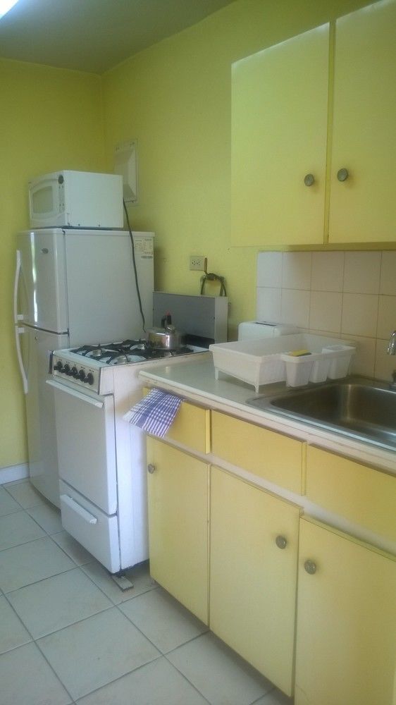 Carib Blue Apartments Oistins Esterno foto